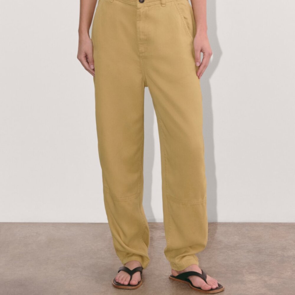 Everlane The Chino in Buttersoft size 6 Classic Khaki
